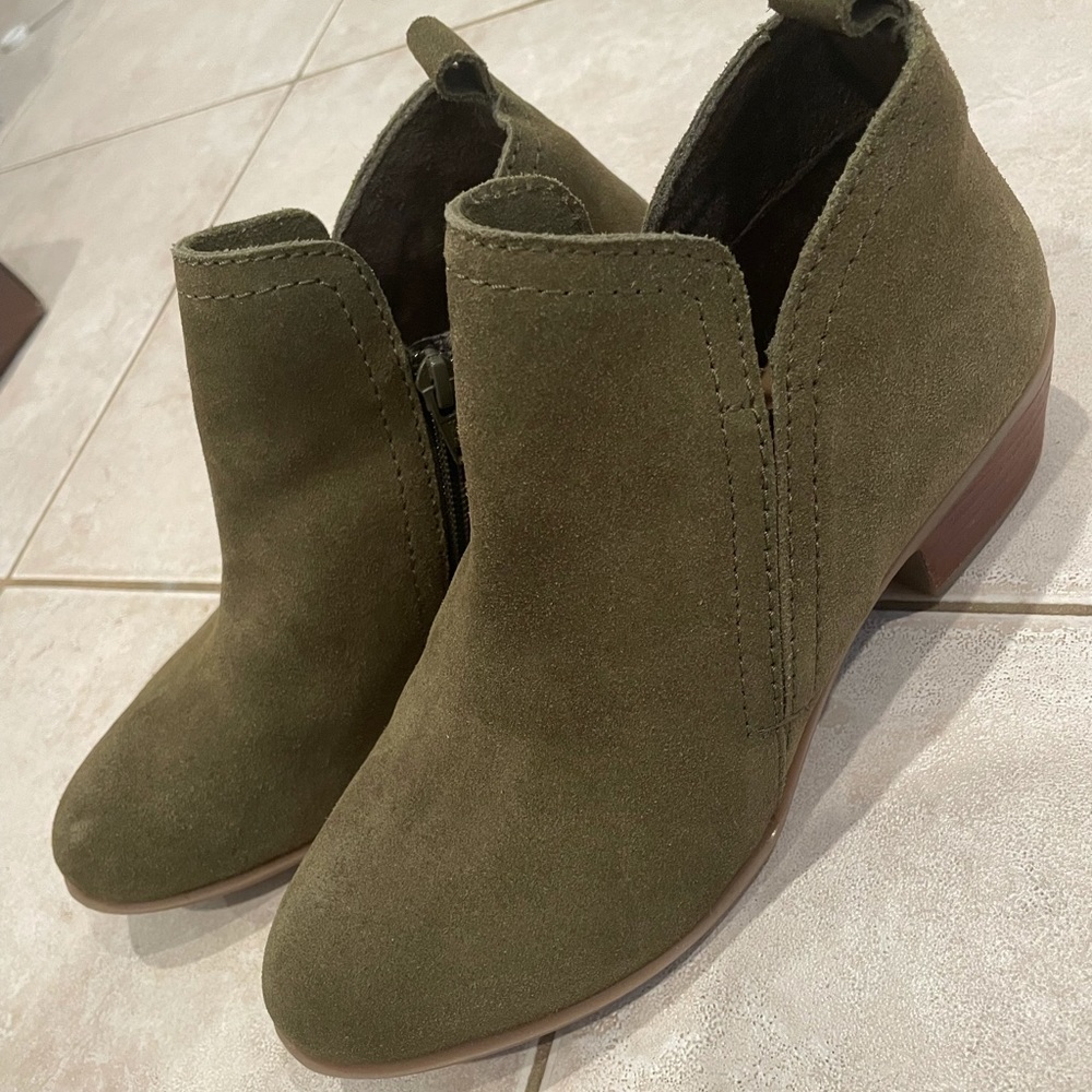 ❌SOLD❌ Suede Booties